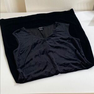 Karen Kane women’s size large black valour dress.